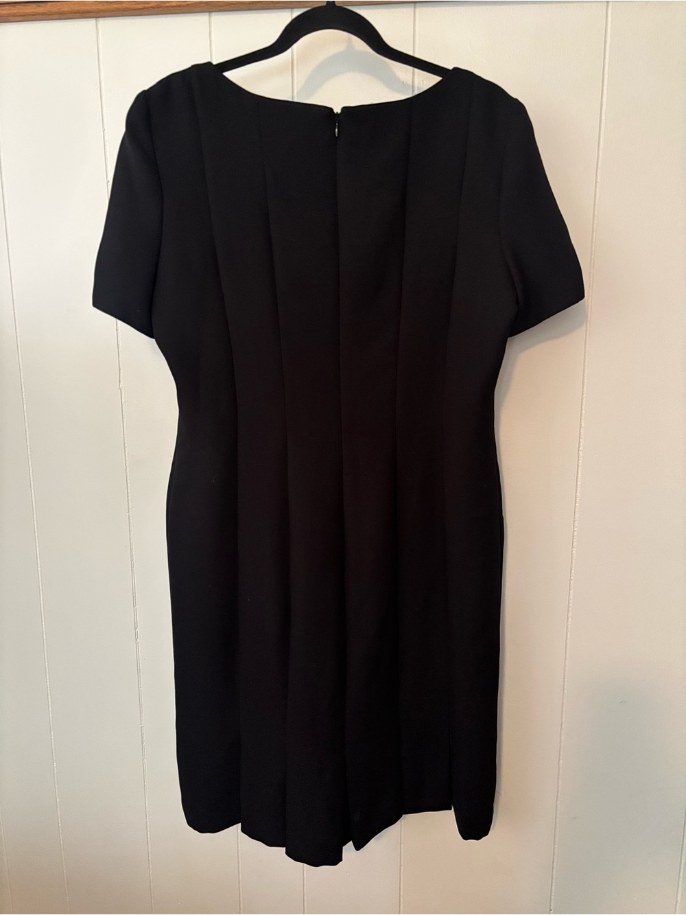 Liz Claiborne Black Short-Sleeve Midi pleated Dress - Picture 2 of 9